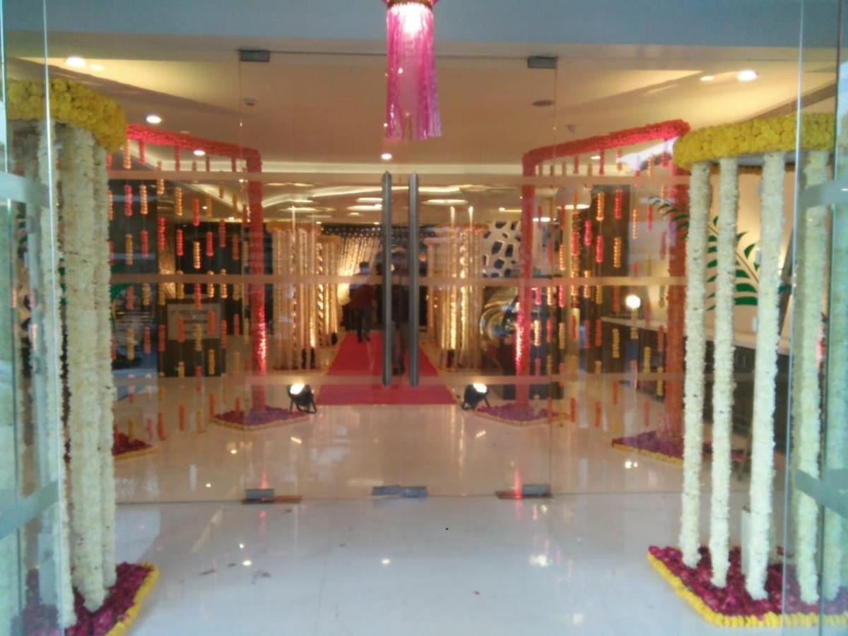 The Fern Residency Rajkot Hotel Exterior photo