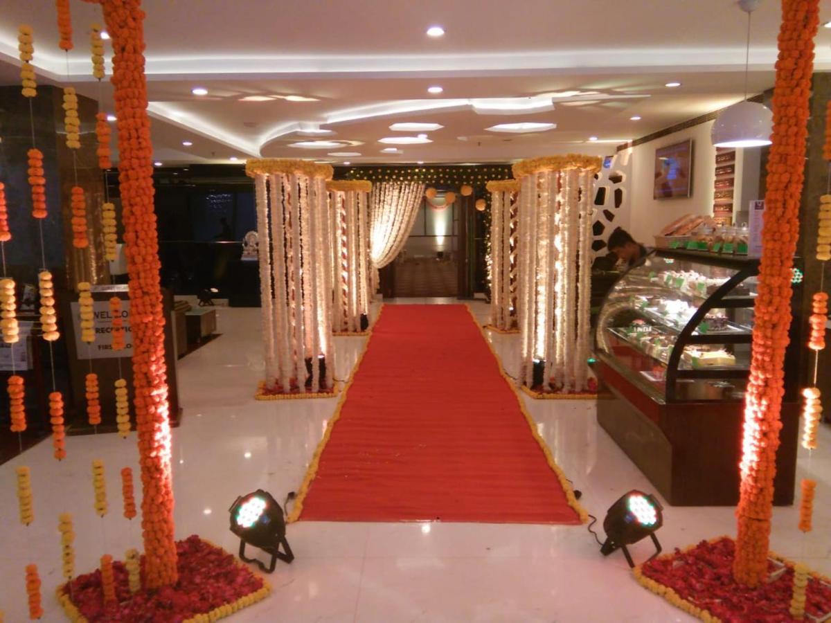 The Fern Residency Rajkot Hotel Exterior photo