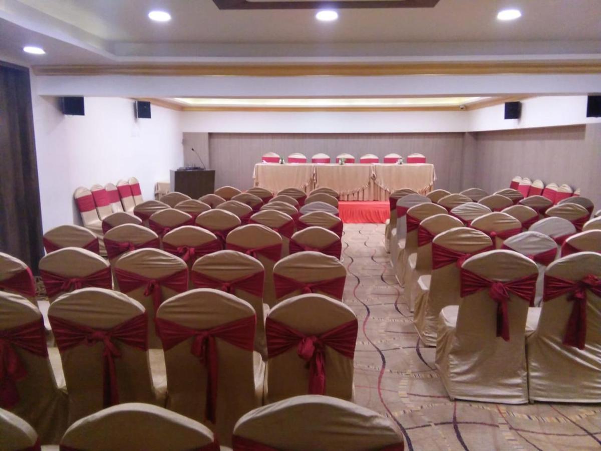 The Fern Residency Rajkot Hotel Exterior photo