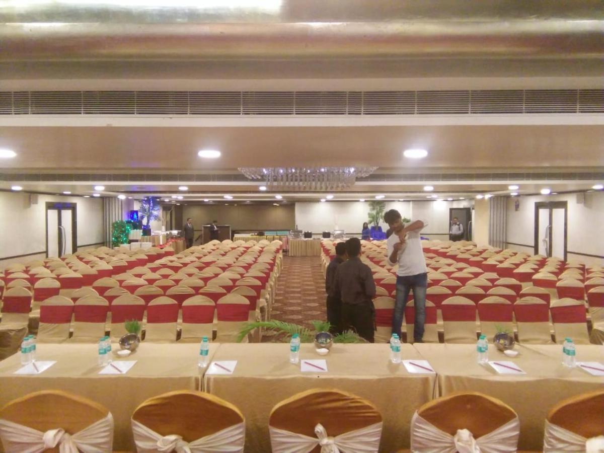 The Fern Residency Rajkot Hotel Exterior photo