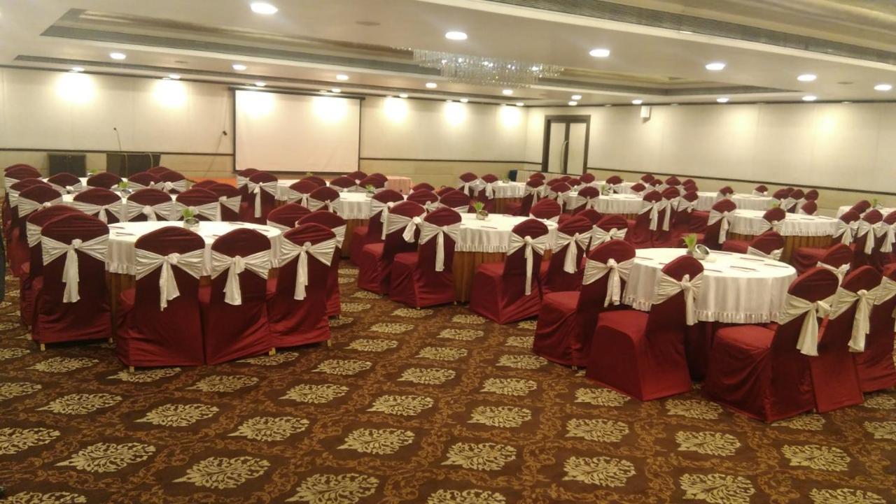The Fern Residency Rajkot Hotel Exterior photo