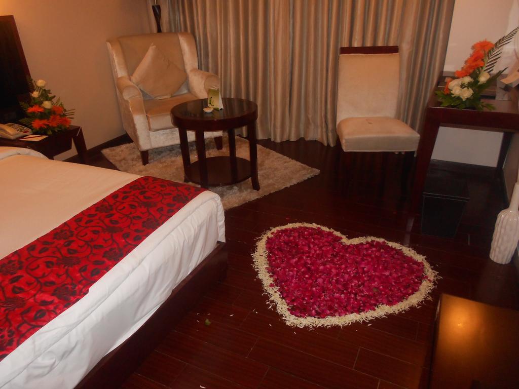 The Fern Residency Rajkot Hotel Exterior photo